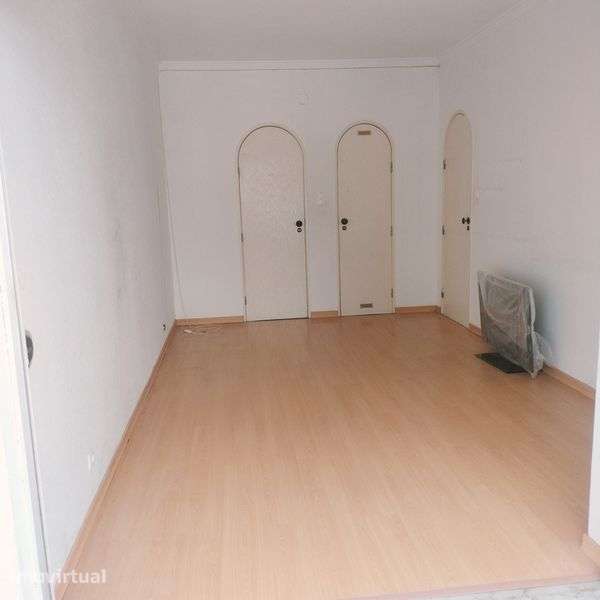 Simpático T0 em zona privilegiada de Oeiras - Grande imagem: 2/12