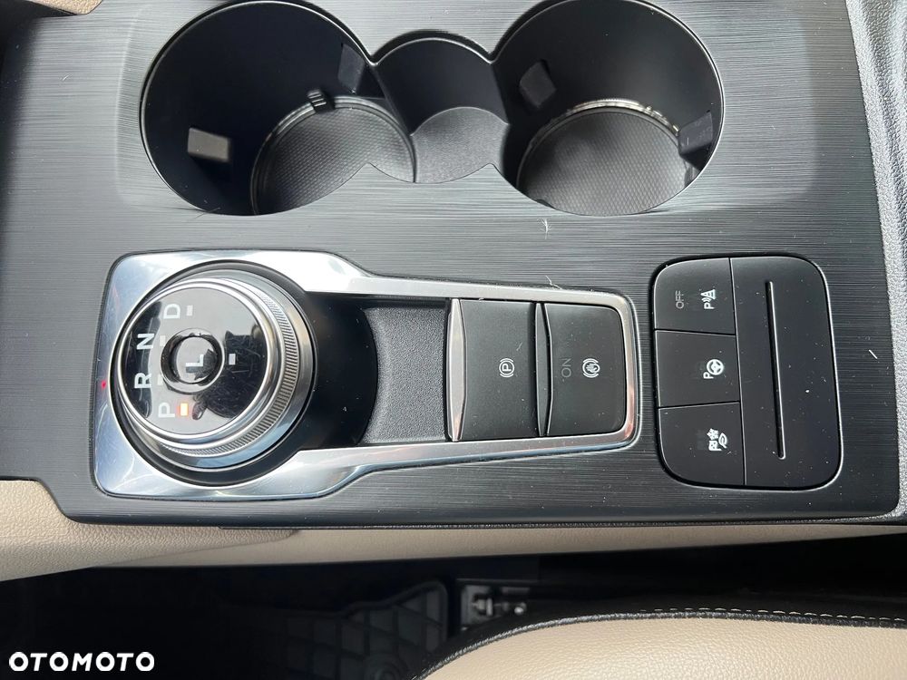 Ford Kuga 2.5 Duratec FHEV 4x4 TITANIUM - 14