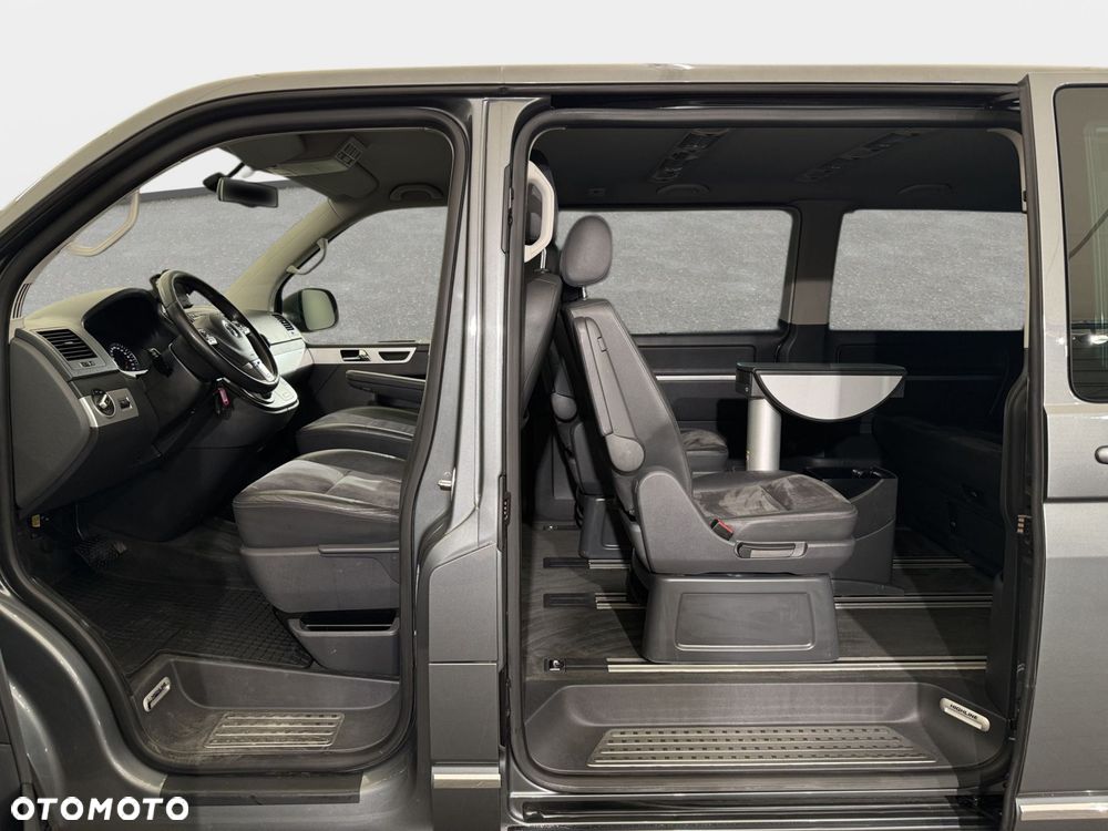 Volkswagen Multivan - 17