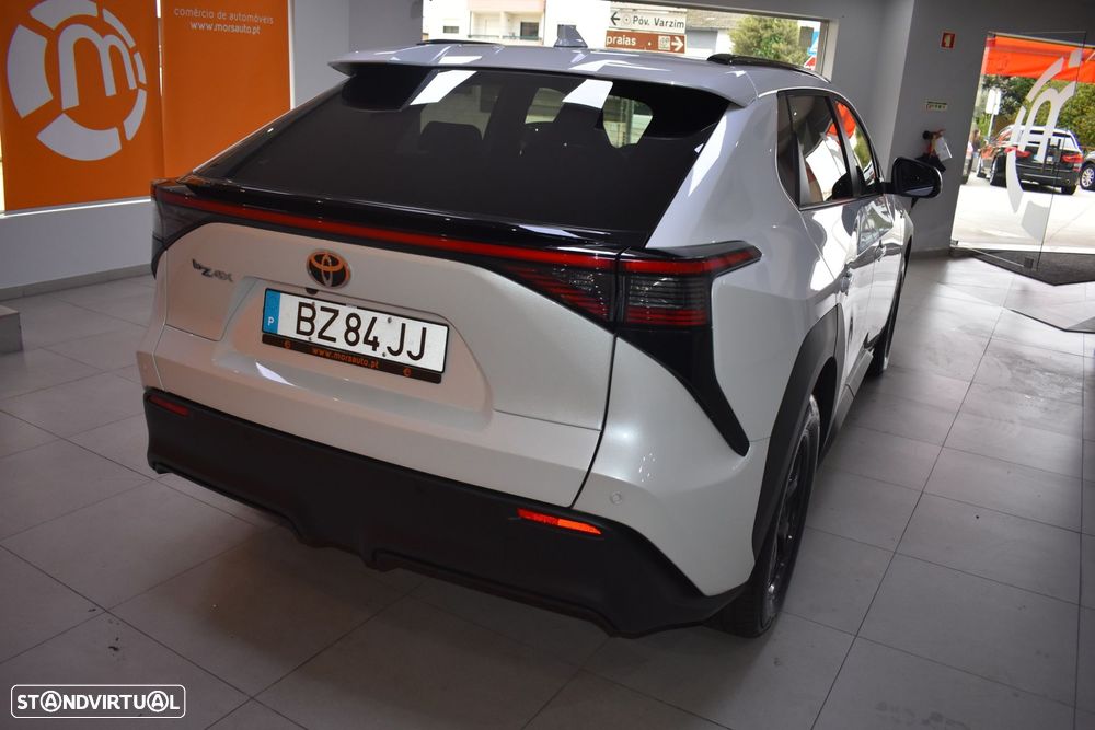 Toyota bZ4X - 11