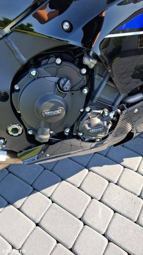 Yamaha R1 - 7