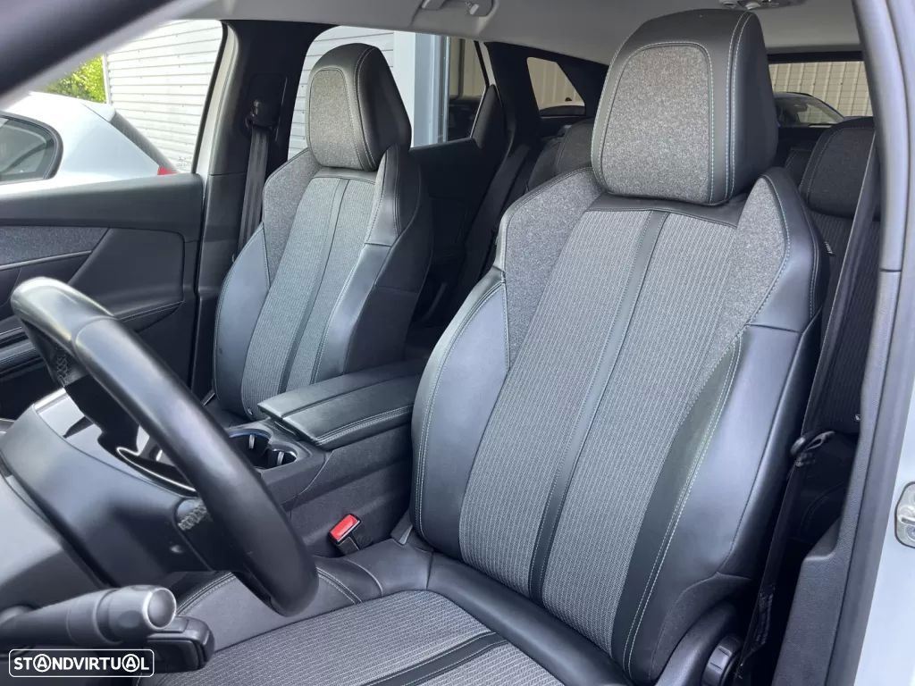 Peugeot 3008 1.2 PureTech Allure Pack - 22