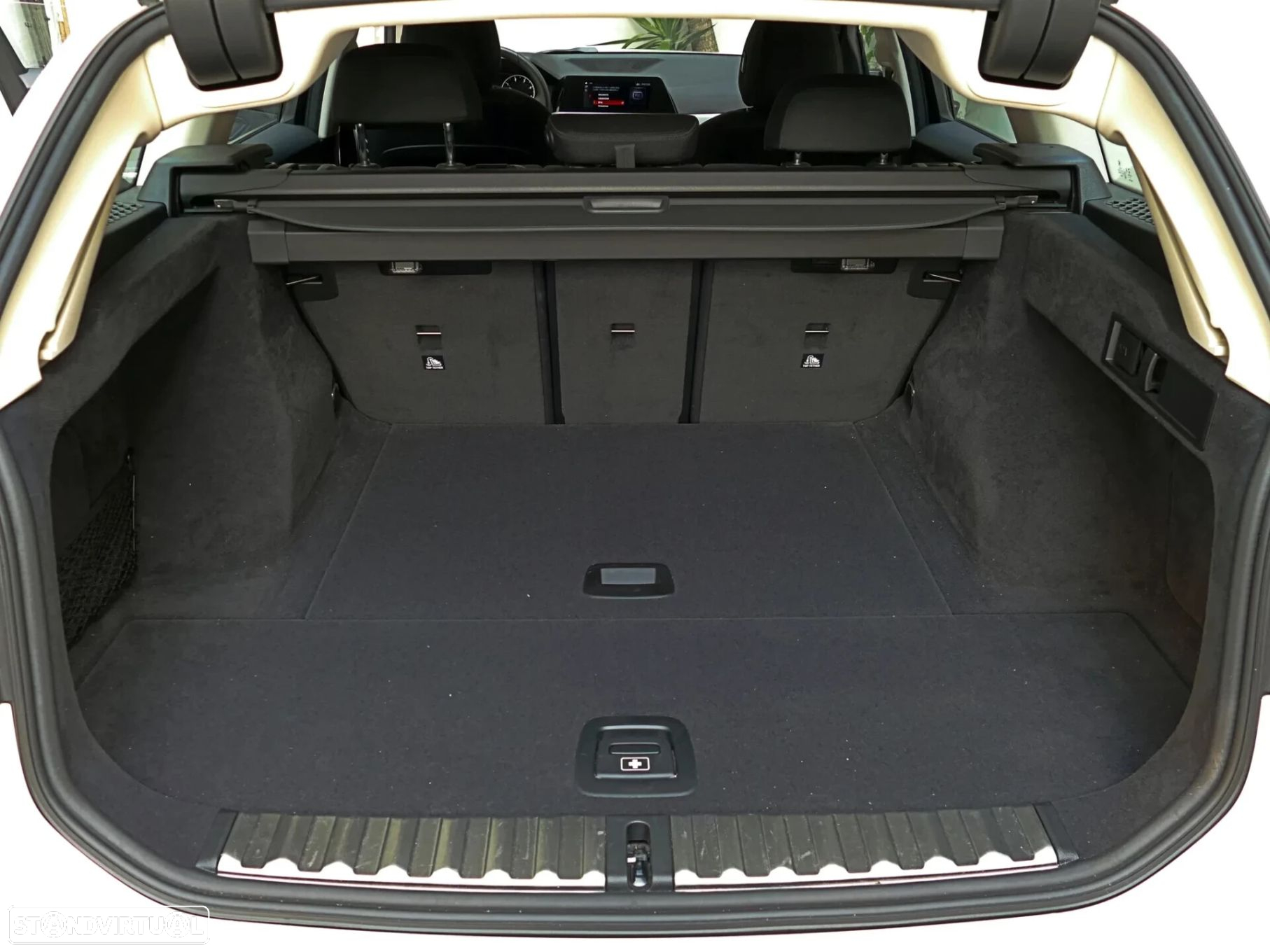 BMW 318 d Touring Auto - 26