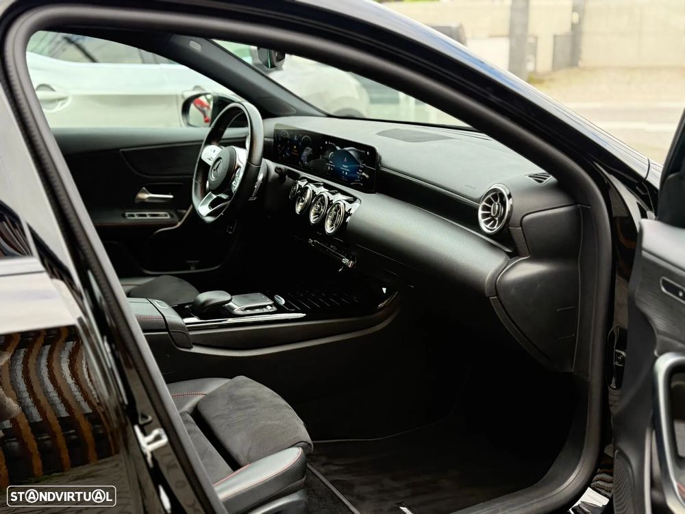 Mercedes-Benz A 250 e 8G-DCT AMG Line - 16