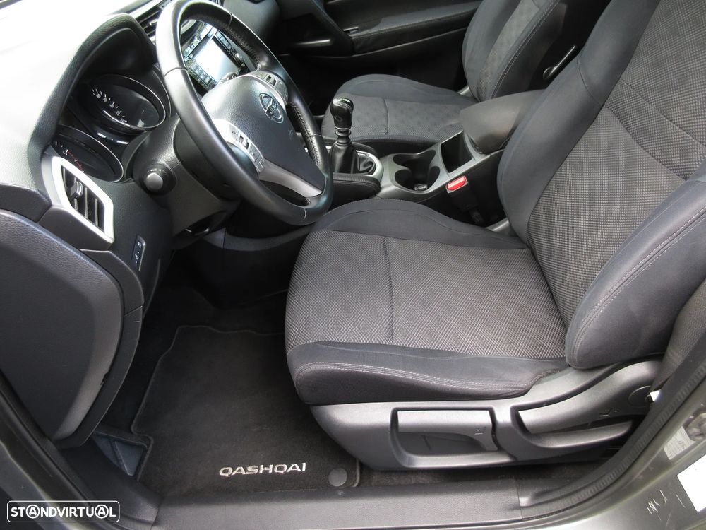 Nissan Qashqai 1.5 dCi N-Connecta 18 - 25