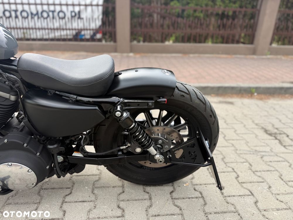 Harley-Davidson Sportster Iron 883 - 24