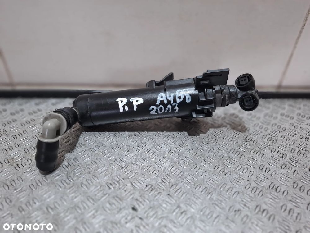 Spryskiwacz lampy prawy przód Audi A4 B8 2013 rok nr 8K0955102D - 1