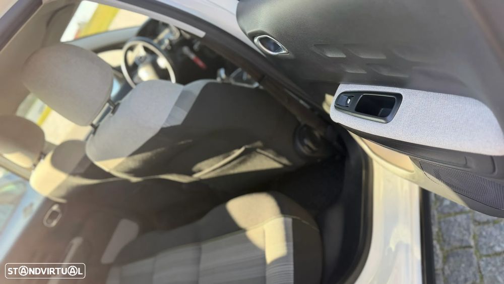 Citroën C3 1.2 PureTech Shine EAT6 - 12