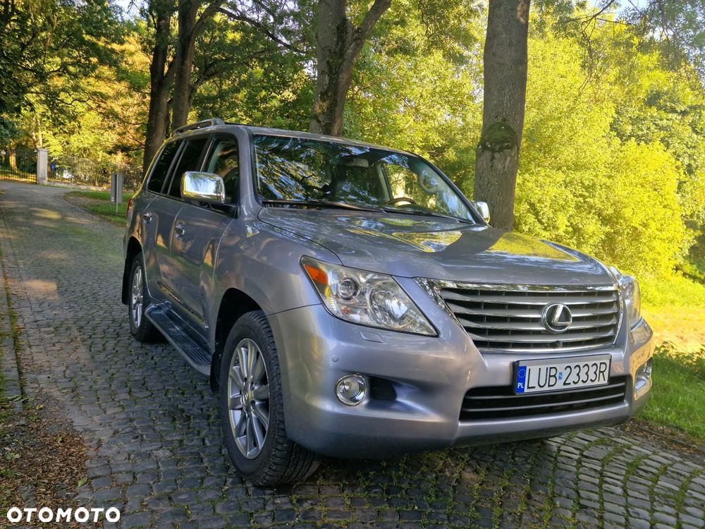 Lexus LX 570 - 1