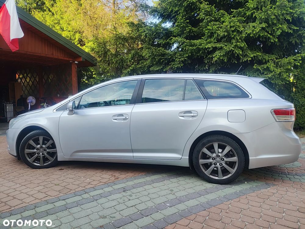 Toyota Avensis 2.0 D-4D 2010 - 1