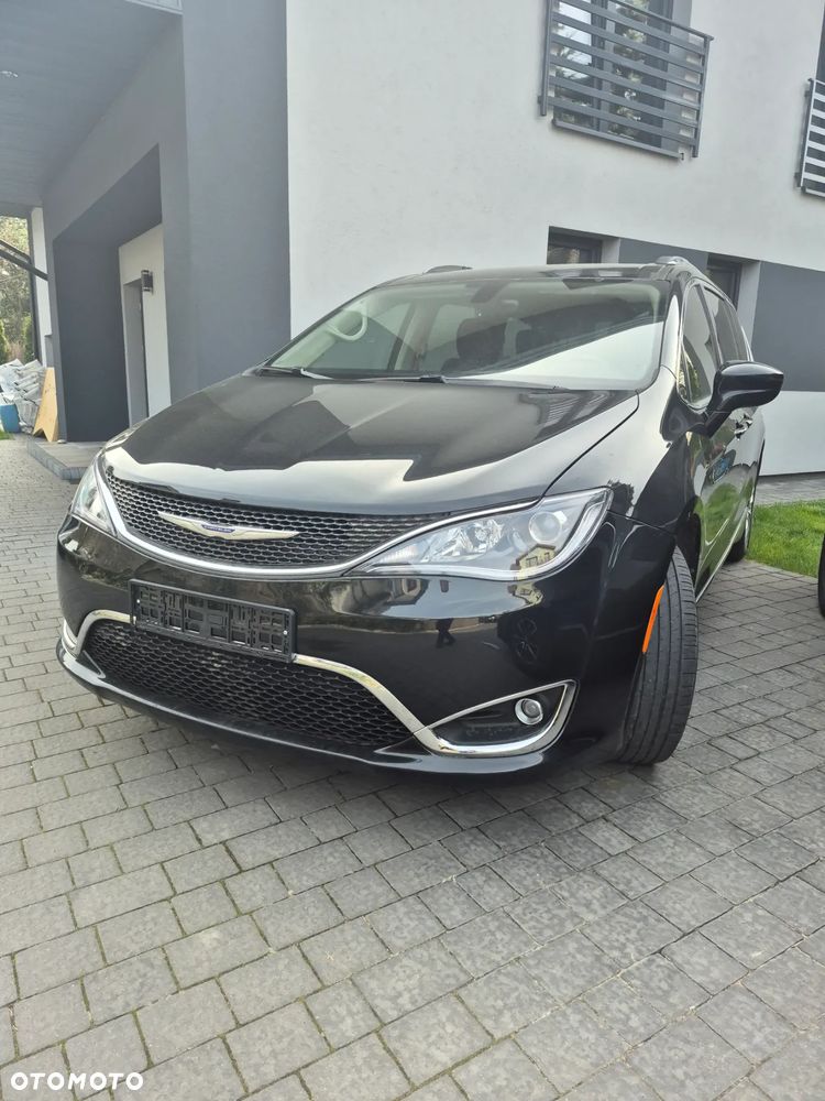 Chrysler Pacifica - 14