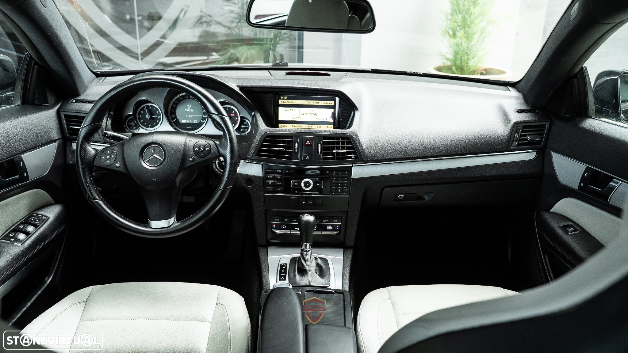 Mercedes-Benz E 220 CDi Avantgarde BlueEfficiency Auto - 20