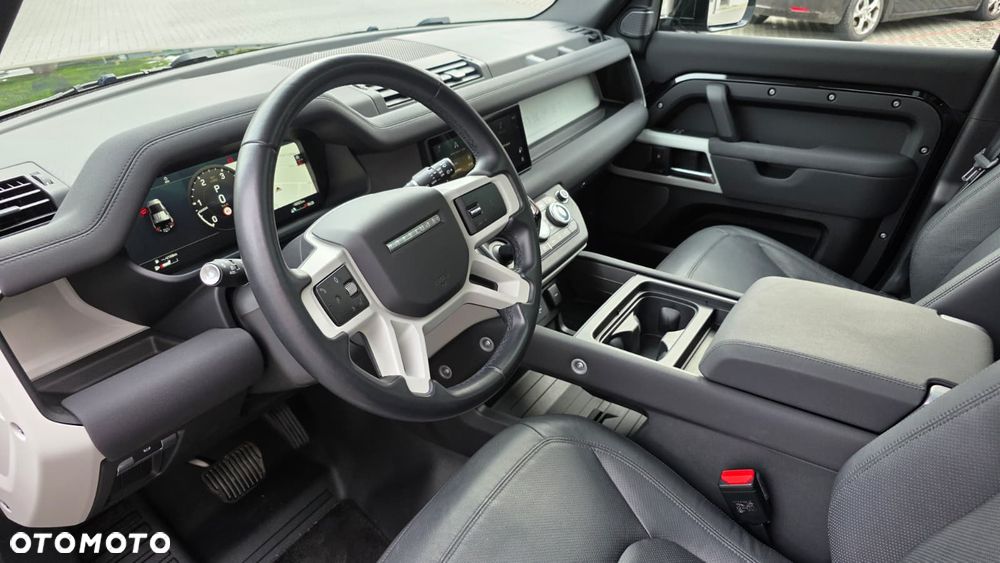 Land Rover Defender - 14