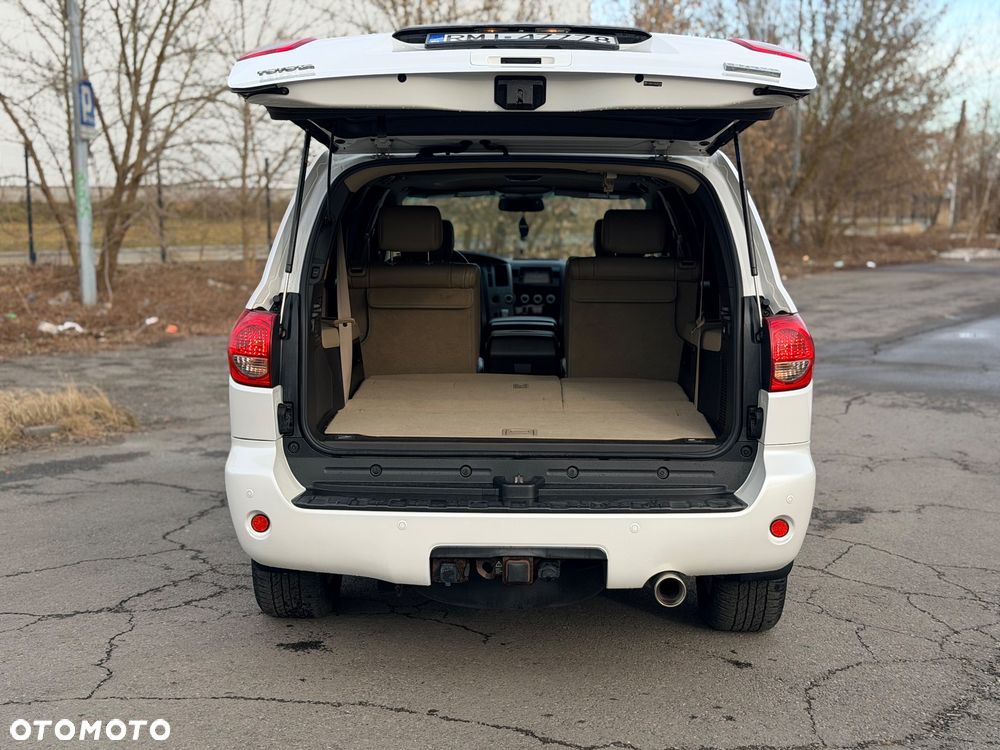 Toyota Sequoia - 19