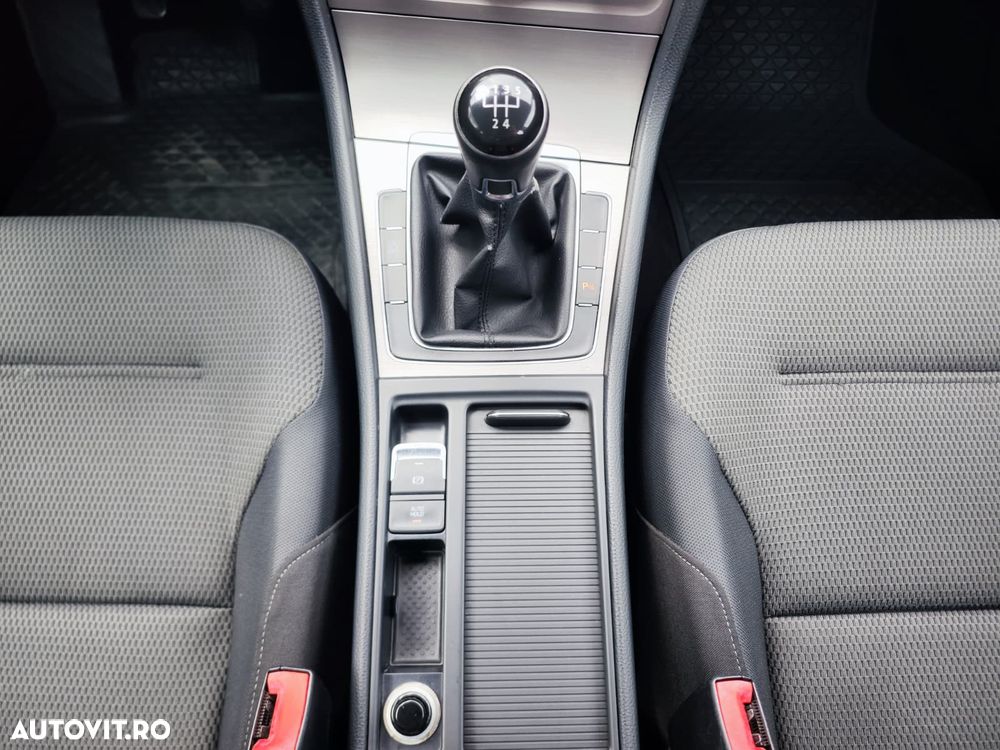 Volkswagen Golf 1.6 TDI DPF BMT Comfortline - 19