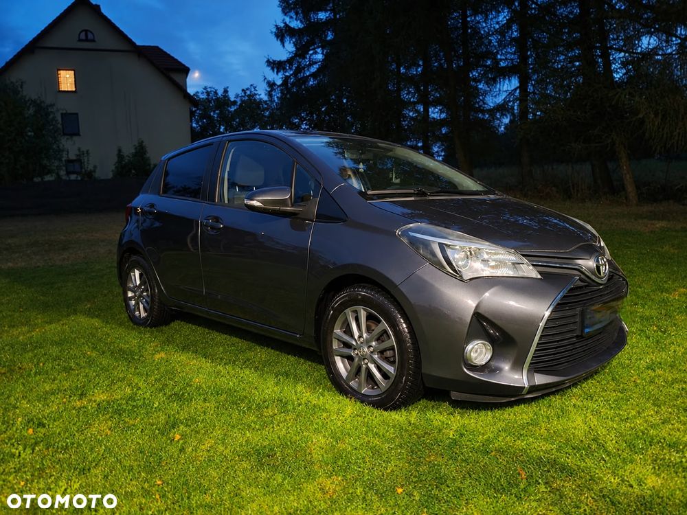 Toyota Yaris 2016 photo 2