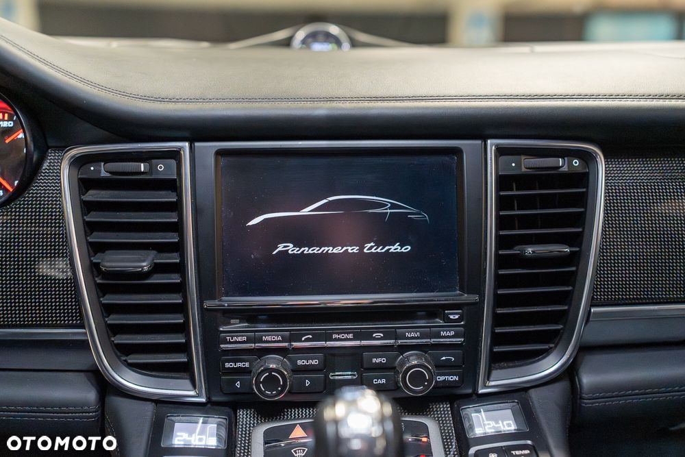 Porsche Panamera Turbo Executive - 21