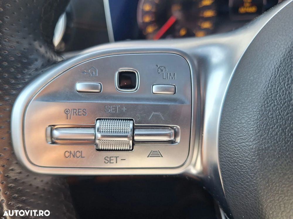 Mercedes-Benz E 300 de Aut. - 17
