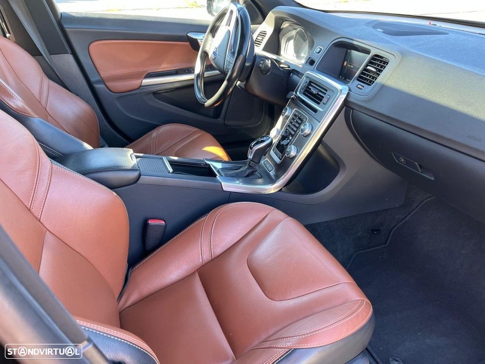 Volvo V60 D6 Twin Engine Geartronic RDesign - 16