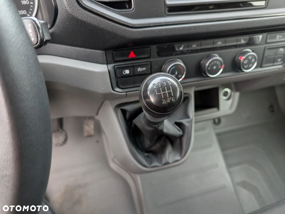 Volkswagen CRAFTER - 14