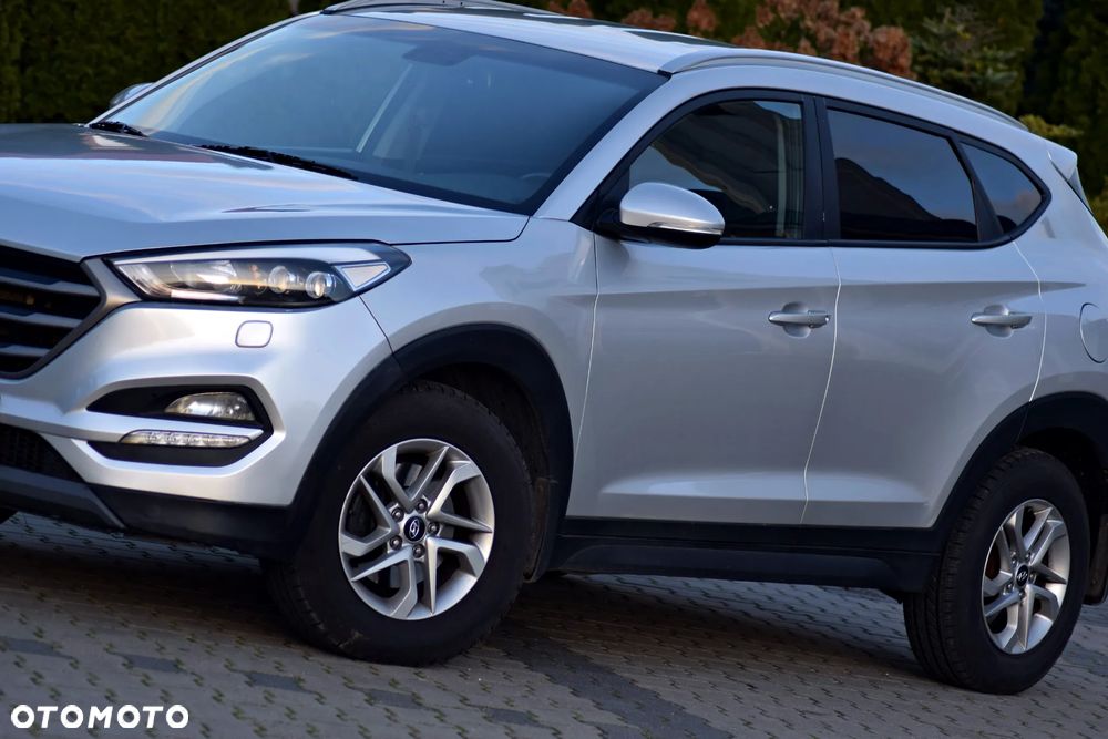 Hyundai Tucson 2.0 CRDi 4WD Automatik Style - 26
