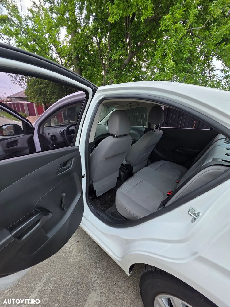 Chevrolet Aveo 1.2 DOHC 86 CP MT5 LT - 14