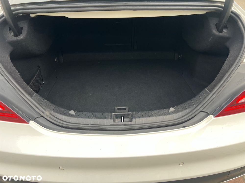 Mercedes-Benz CLA 180 - 8