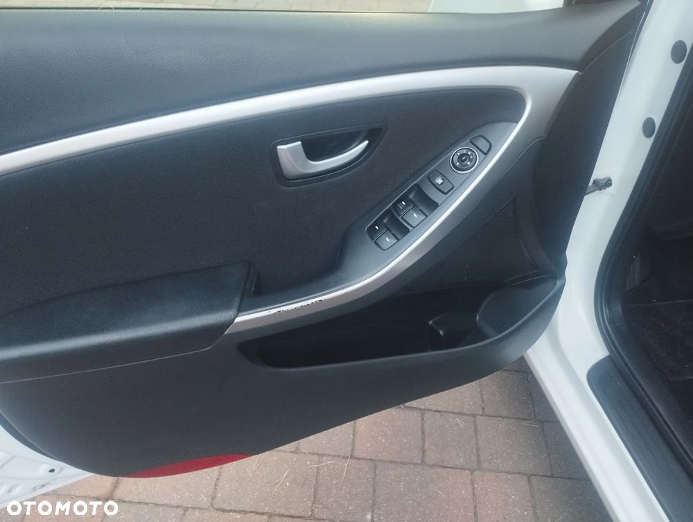 Hyundai i30 1.6 CRDI Trend - 9