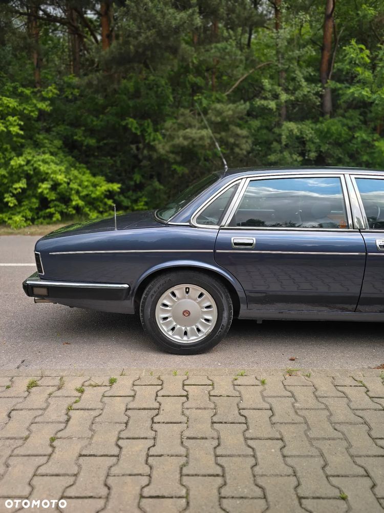 Jaguar Daimler 4.0i - 13