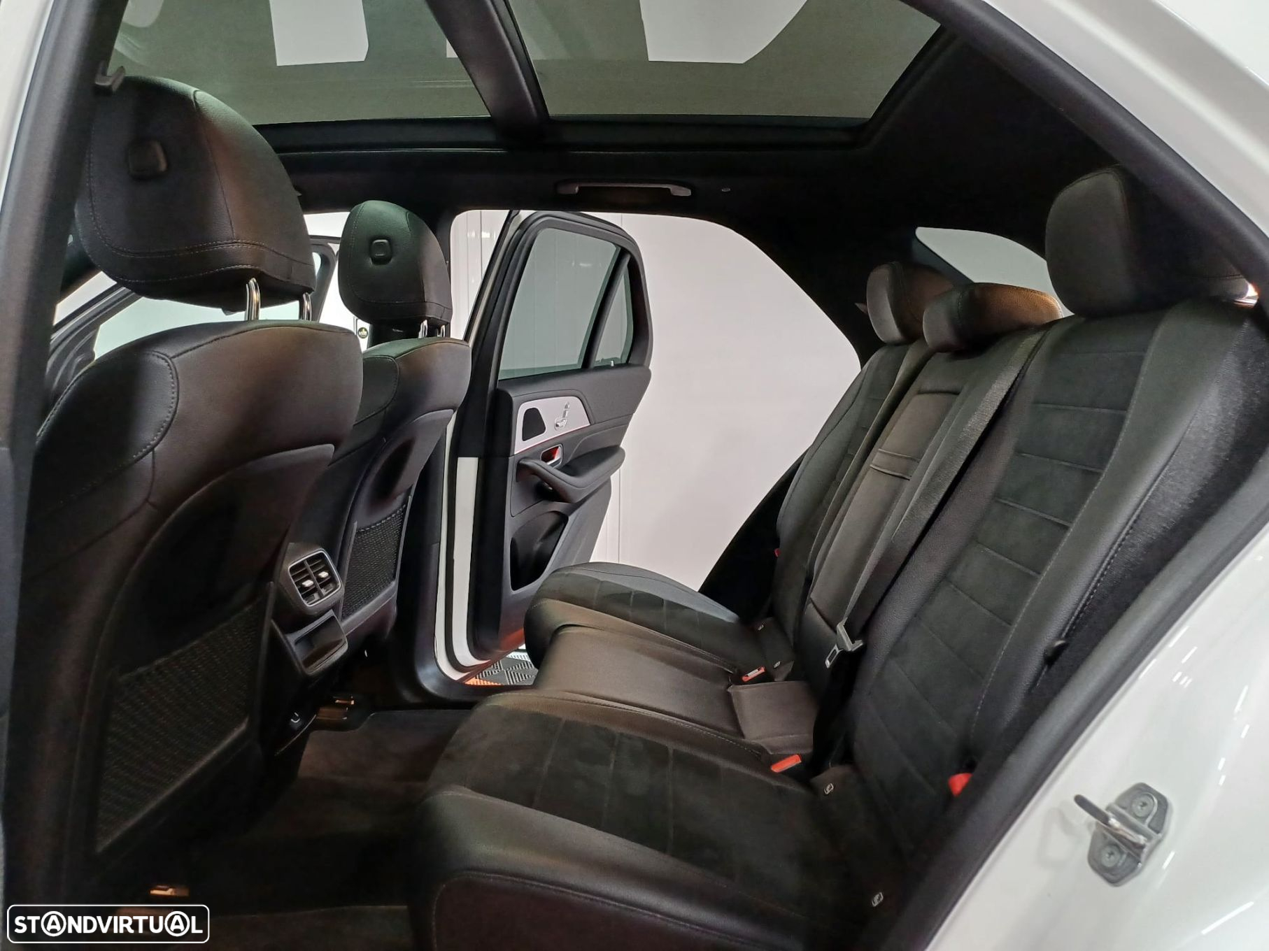 Mercedes-Benz GLE 300 d 4Matic - 12