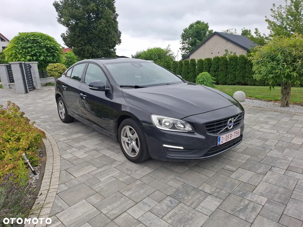 Volvo S60 D2 Momentum - 16
