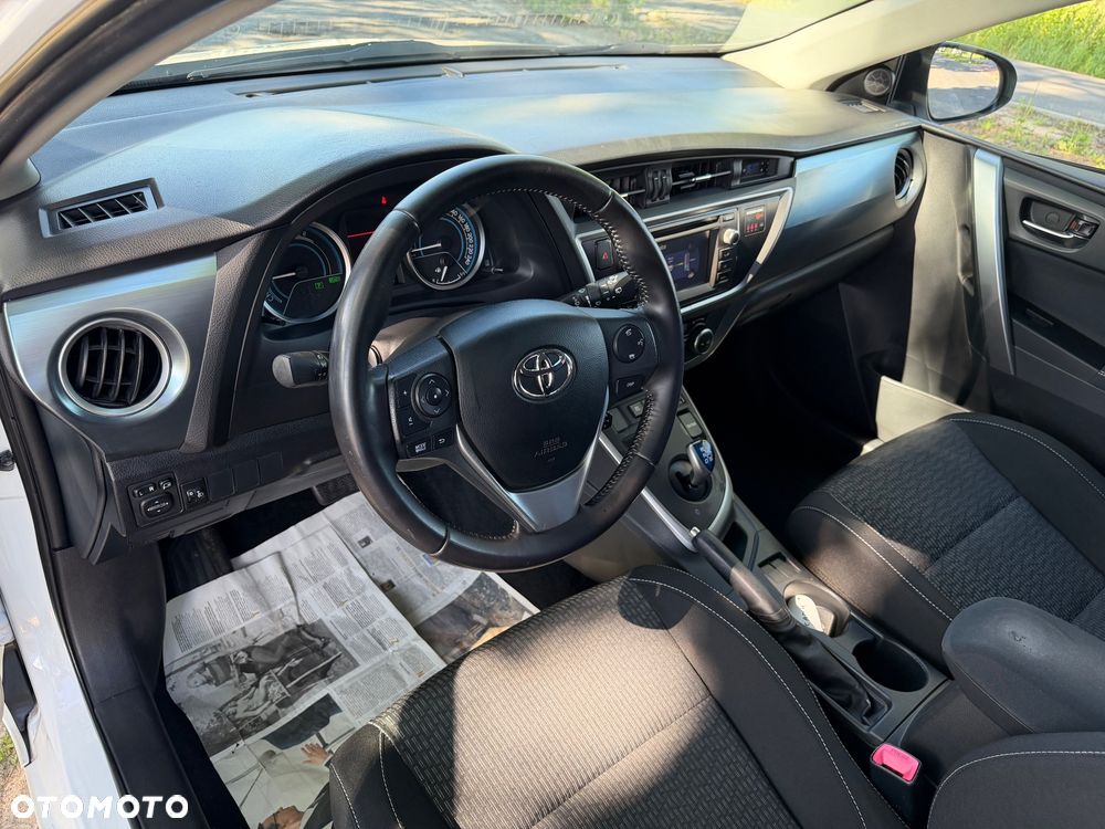 Toyota Auris Hybrid 135 Premium - 10