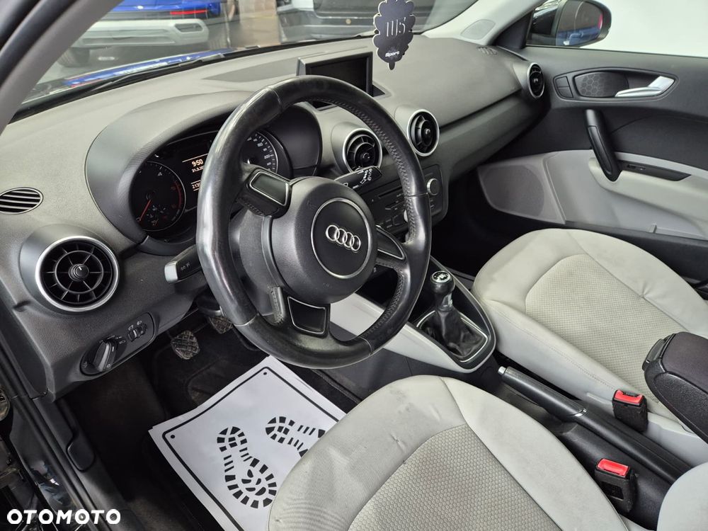 Audi A1 Sportback 1.6 TDI Attraction - 13