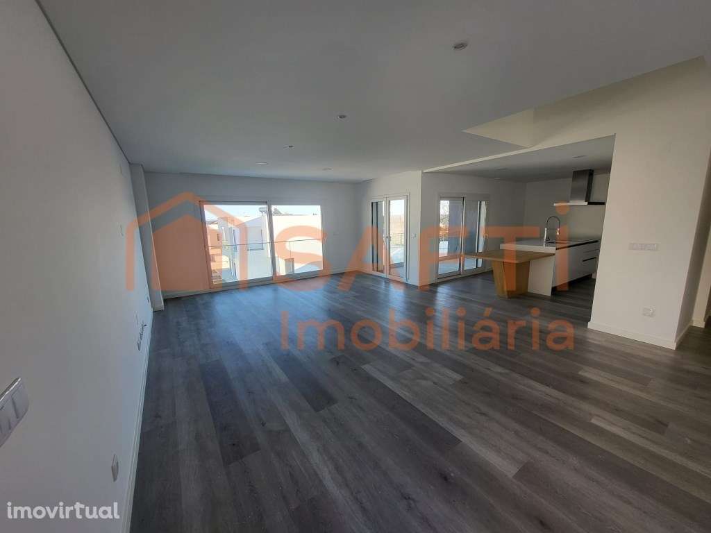 Moradia Piscina Margem Sul - Grande imagem: 3/52