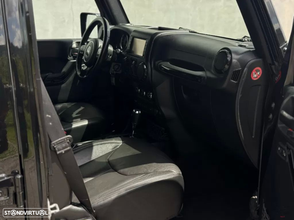 Jeep Wrangler Unlimited - 12