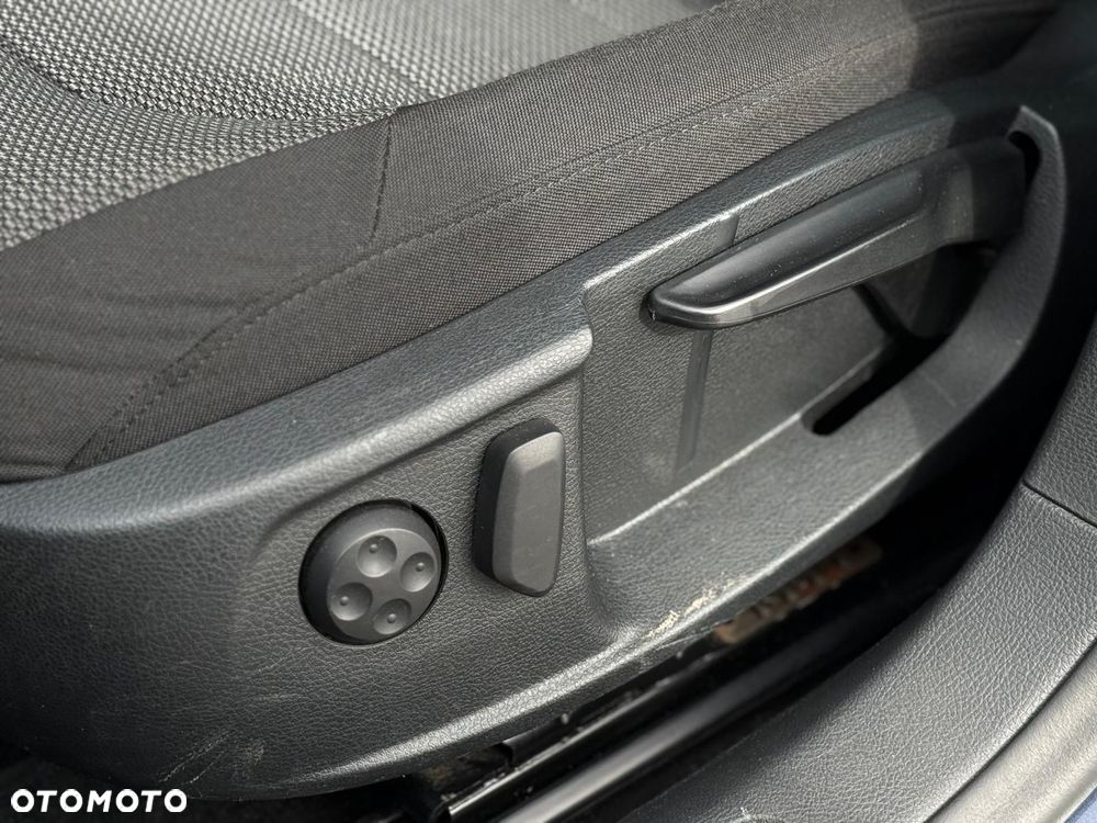 Volkswagen Passat 2.0 TDI SCR DSG Comfortline - 36