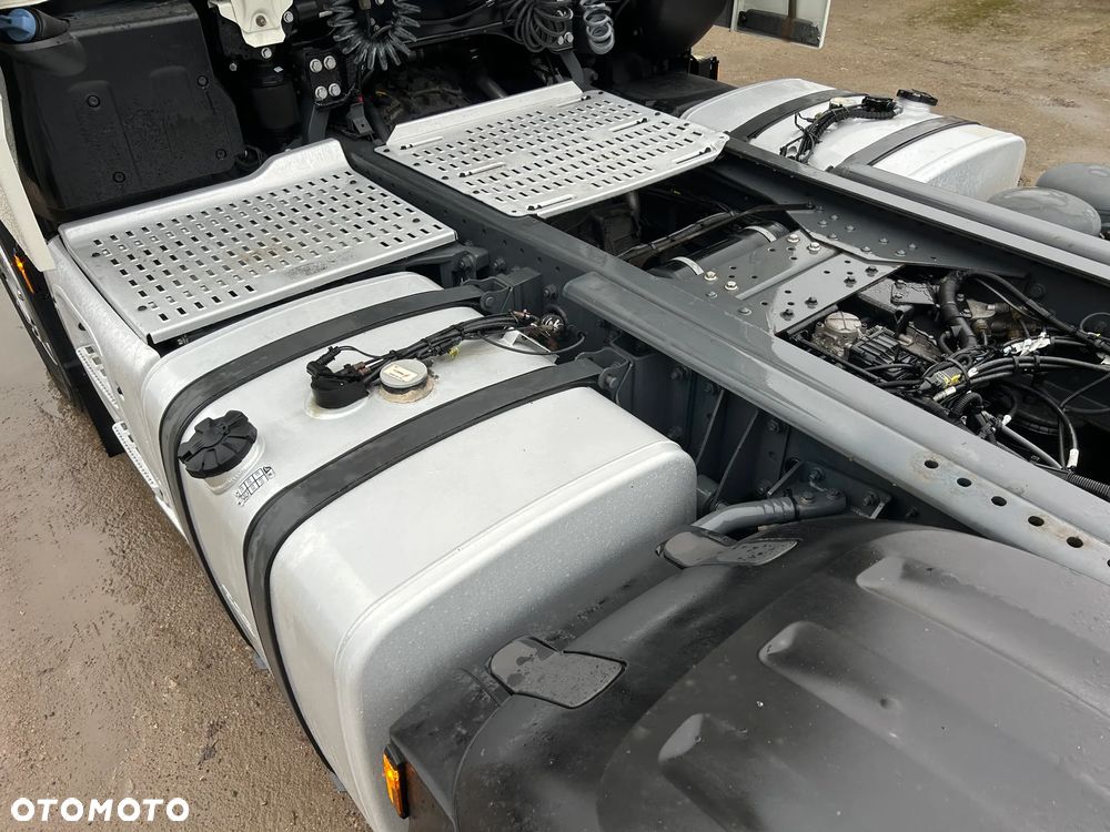 DAF XF 106 530 KM RETARDER 6x2 / 3 OSIOWY / NOWY TACHOGRAF / ORYGINALNY PRZEBIEG 525 TYS. KM / POLSKI SALON / 3 OŚKA / LAMPY LED / 2019 ROK !! - 7