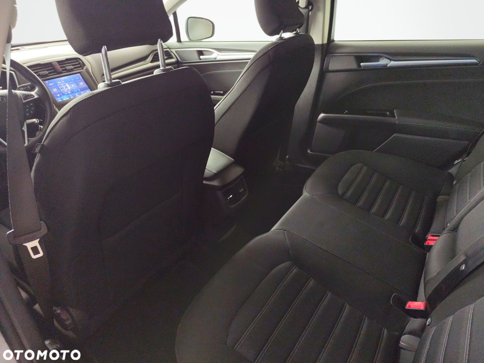 Ford Mondeo - 12