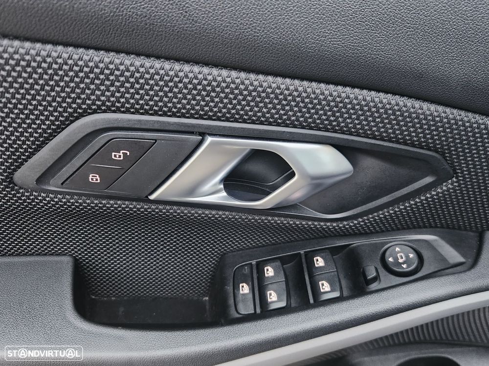 BMW 318 d Touring - 32