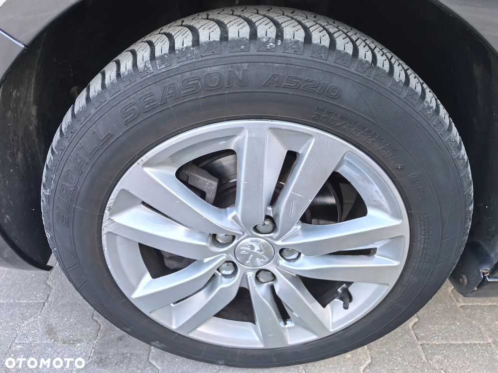 Peugeot 308 1.6 BlueHDi Allure S&S - 24