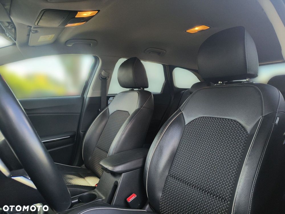 Kia Ceed - 13