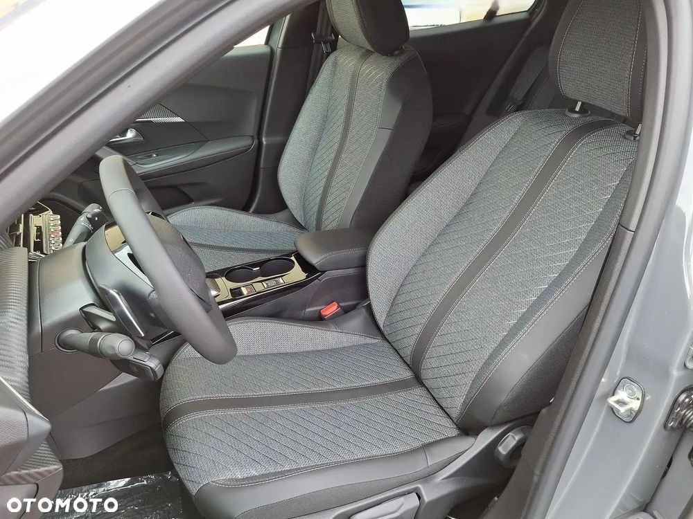 Peugeot 2008 PureTech mHEV GT E-DCS6 - 10