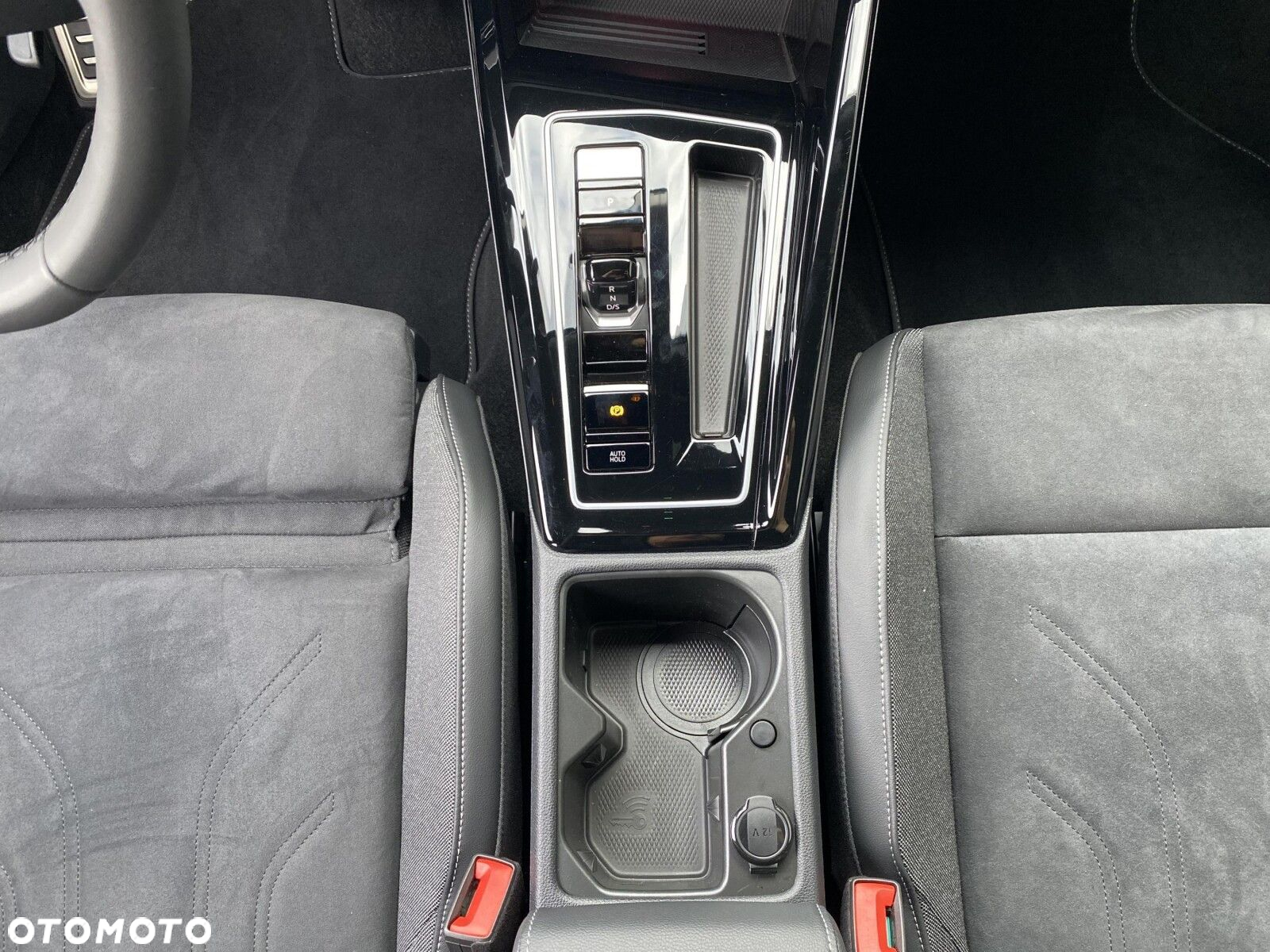 Volkswagen Golf - 26