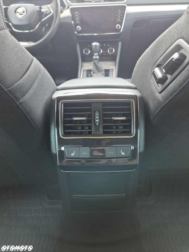 Skoda Superb 2.0 TDI SCR 4x4 Style DSG - 9