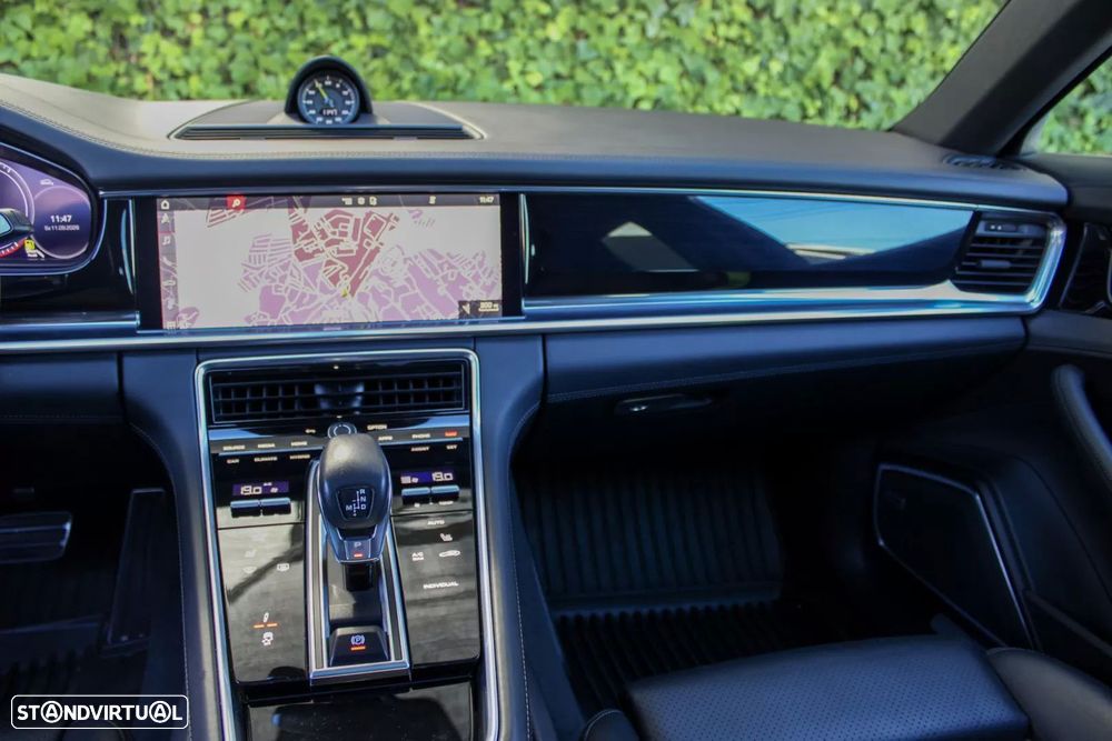 Porsche Panamera 4 E-Hybrid — fotografia 17
