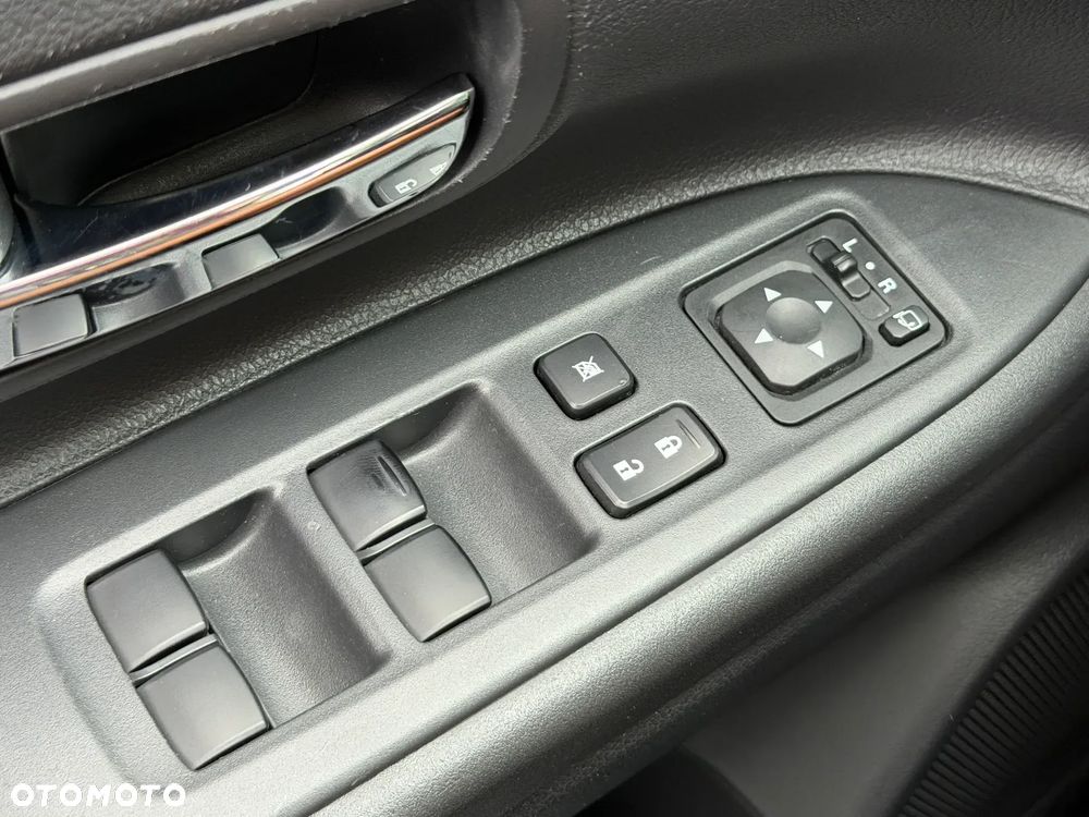 Mitsubishi Outlander 2.0 4WD Plus - 30