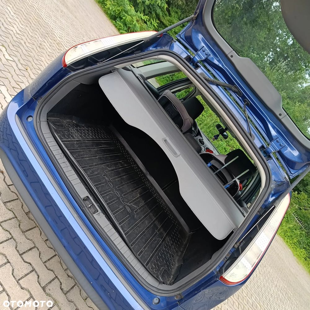Ford Focus 1.8 Style - 9