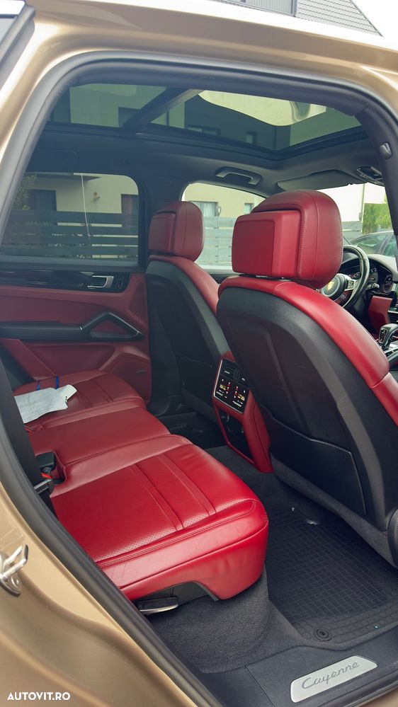 Porsche Cayenne - 8