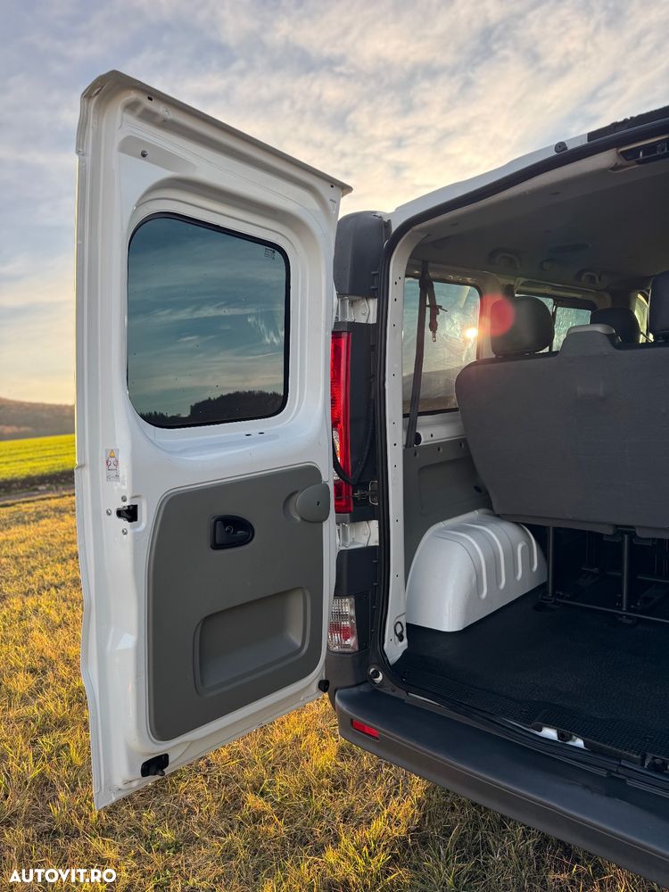 Renault Trafic Passenger 2.0 dCi L1H1 Authentique - 8