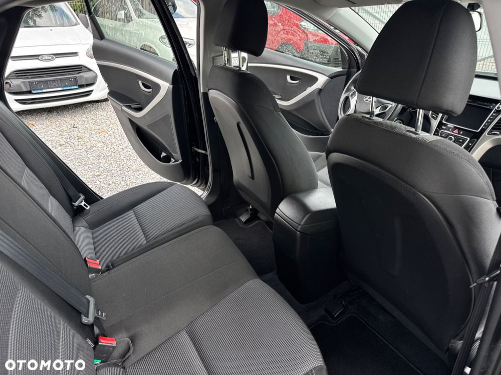 Hyundai i30 - 23
